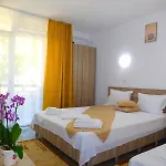 Sanda Hotel 2*